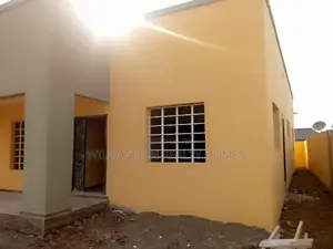 4bdrm House in Klagon Estate Area,, Spintex for sale