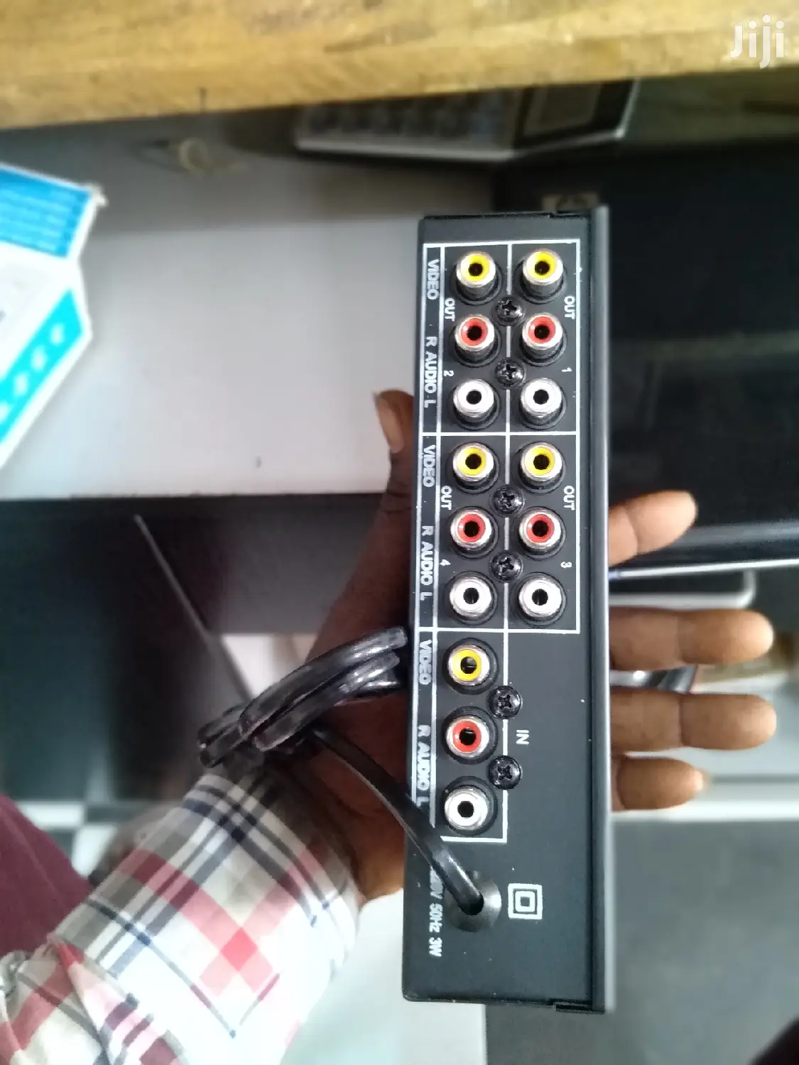 4 Way Av Splitter