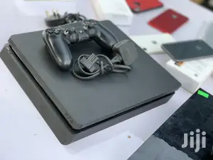 Sony Playstation 4 Slim Black