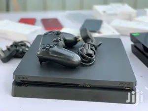 Sony Playstation 4 Slim Black