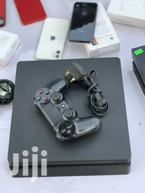 Sony Playstation 4 Slim Black