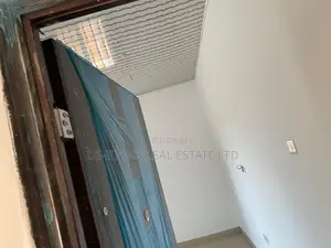 5bdrm House in De-Icons Real Estate, Awutu Senya East Municipal