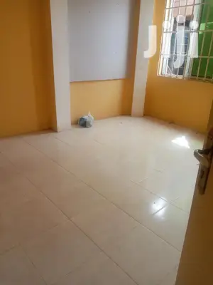 Neat 3-Bedrooms Apartments Dansoman