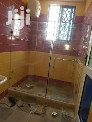 Bathroom With Frameless Glassdoor
