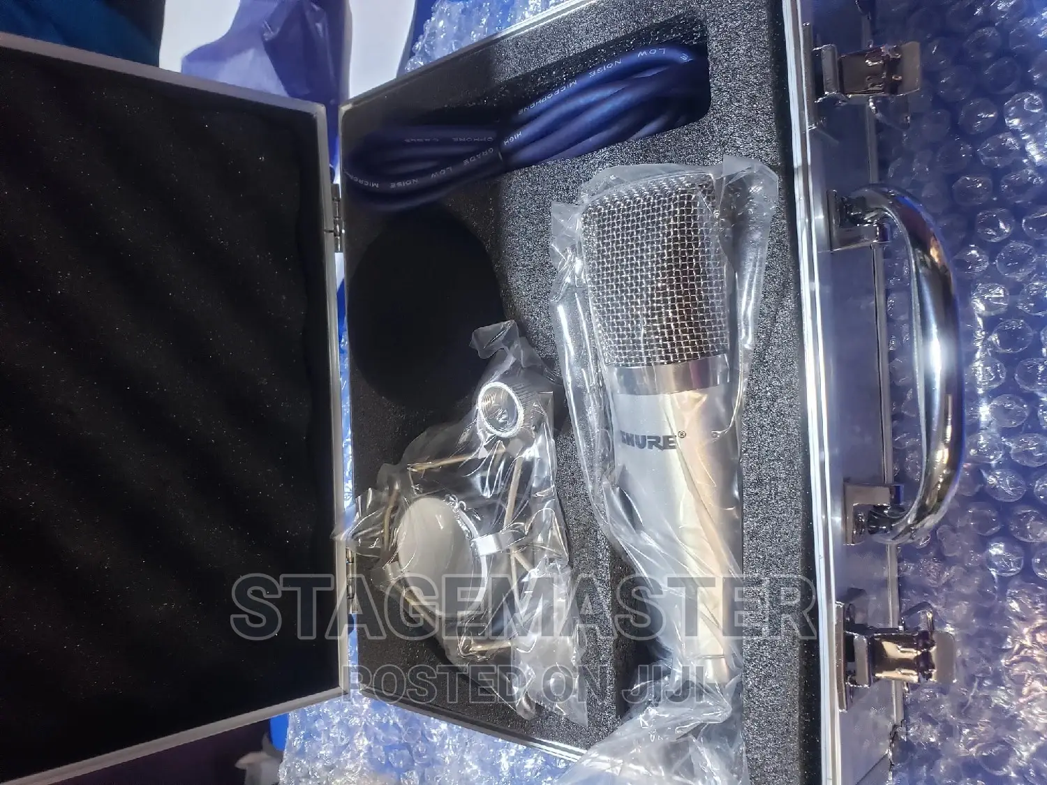SHURE Studio Microphone (Condenser)