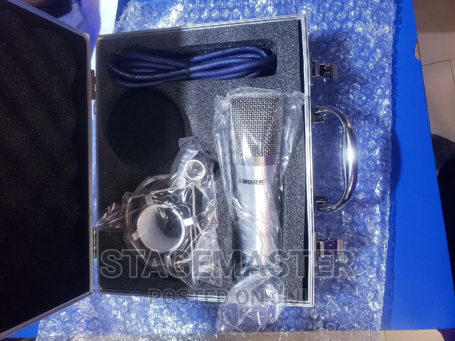 SHURE Studio Microphone (Condenser)