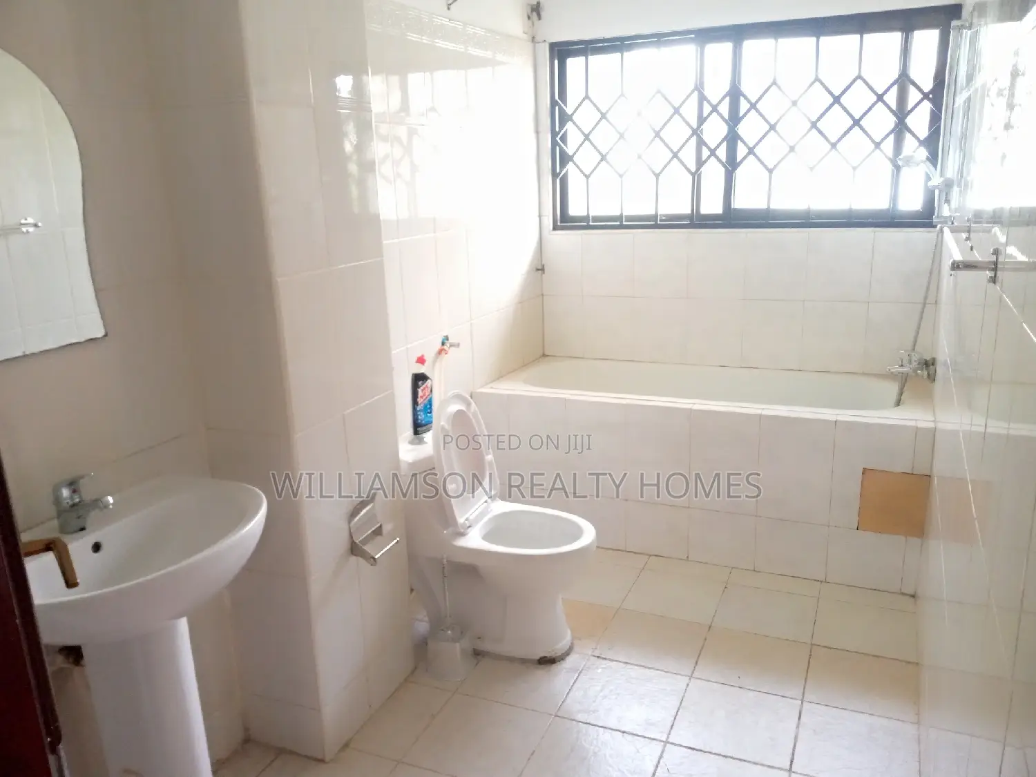 4bdrm Duplex in Devtraco Estate, Spintex for rent