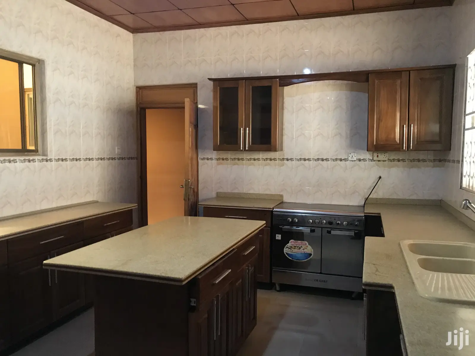 4 Bedrooms House for Rent at Community 18