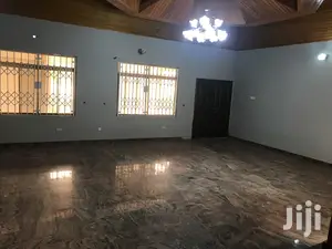 4 Bedrooms House for Rent at Community 18
