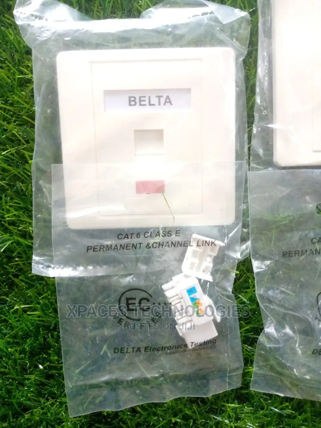 Single Port Faceplate With CAT6 Rj45 Keystone Jack