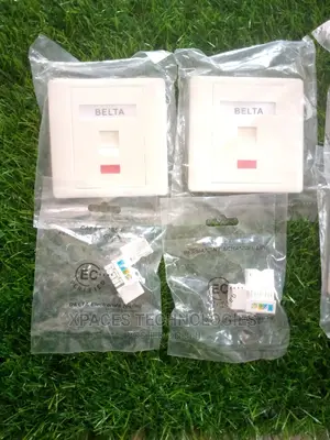 Single Port Faceplate With CAT6 Rj45 Keystone Jack
