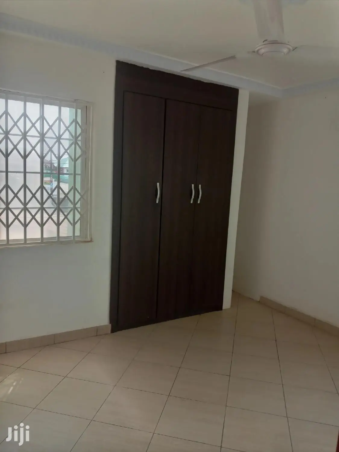 2bdrm Mansion in Control, Dansoman for rent