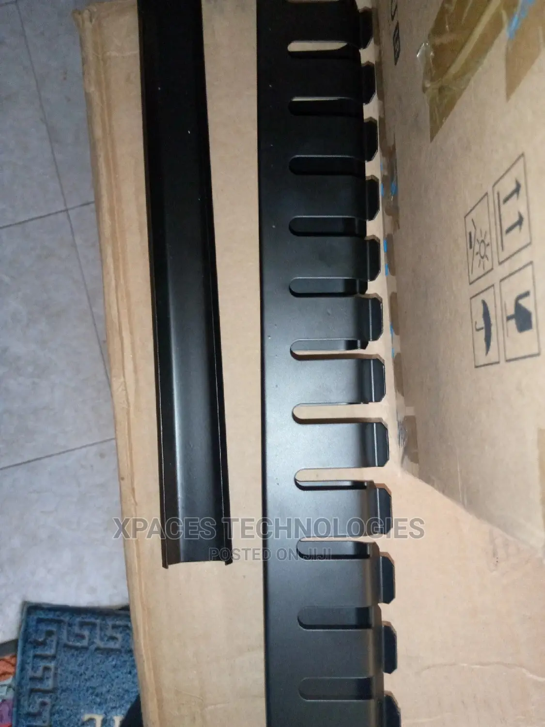 12 Way 1u Cable Manager Panel, Metal