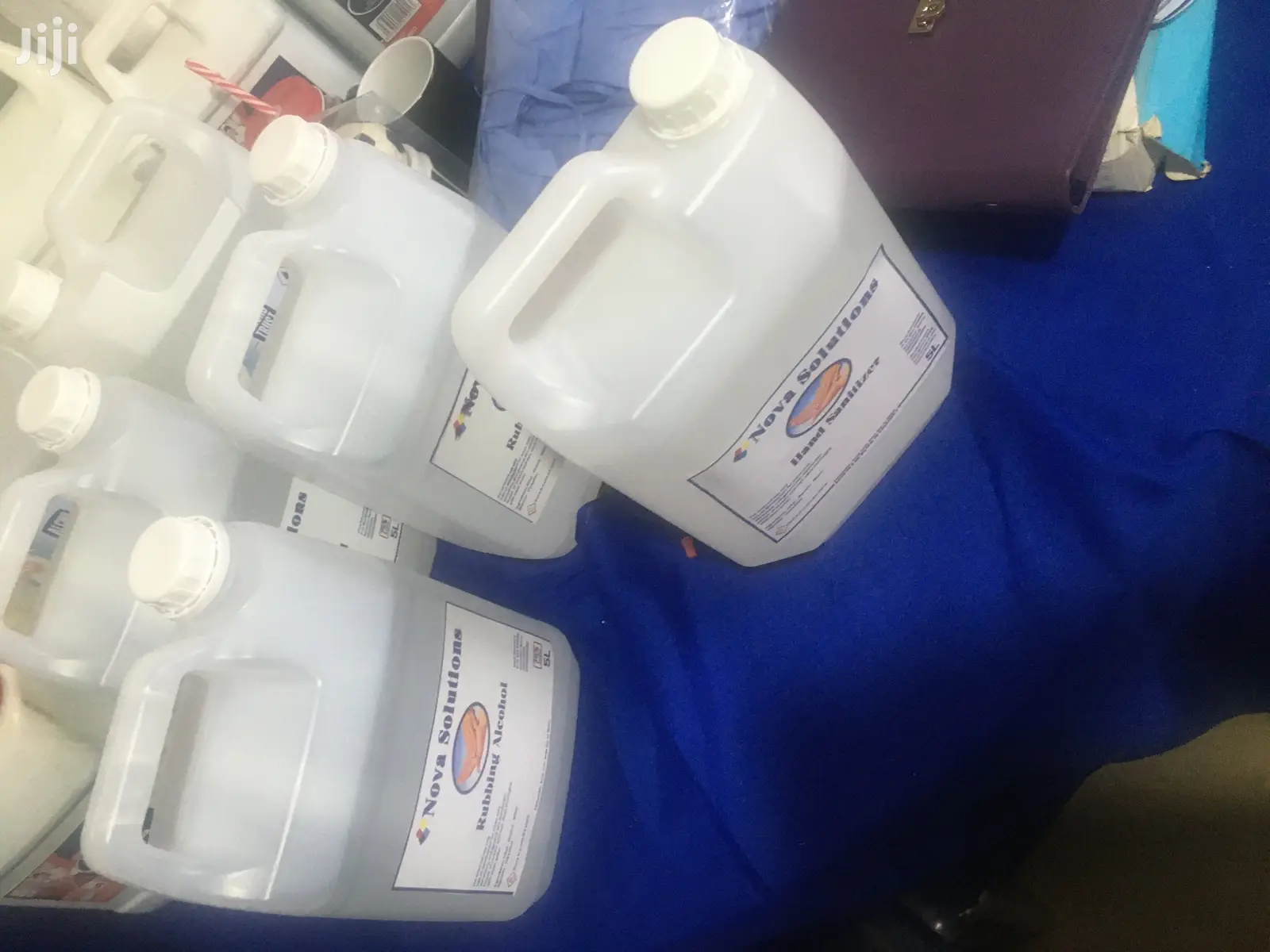Hand Sanitizer Gel With Alcohol Based Effect