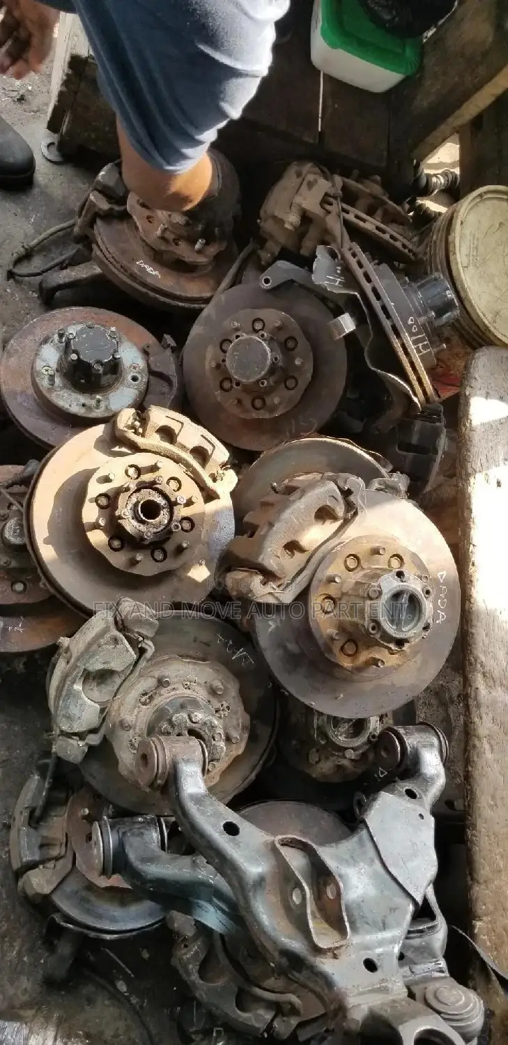 Nissan 4 Wheel Drive Front Hubs Pair Available