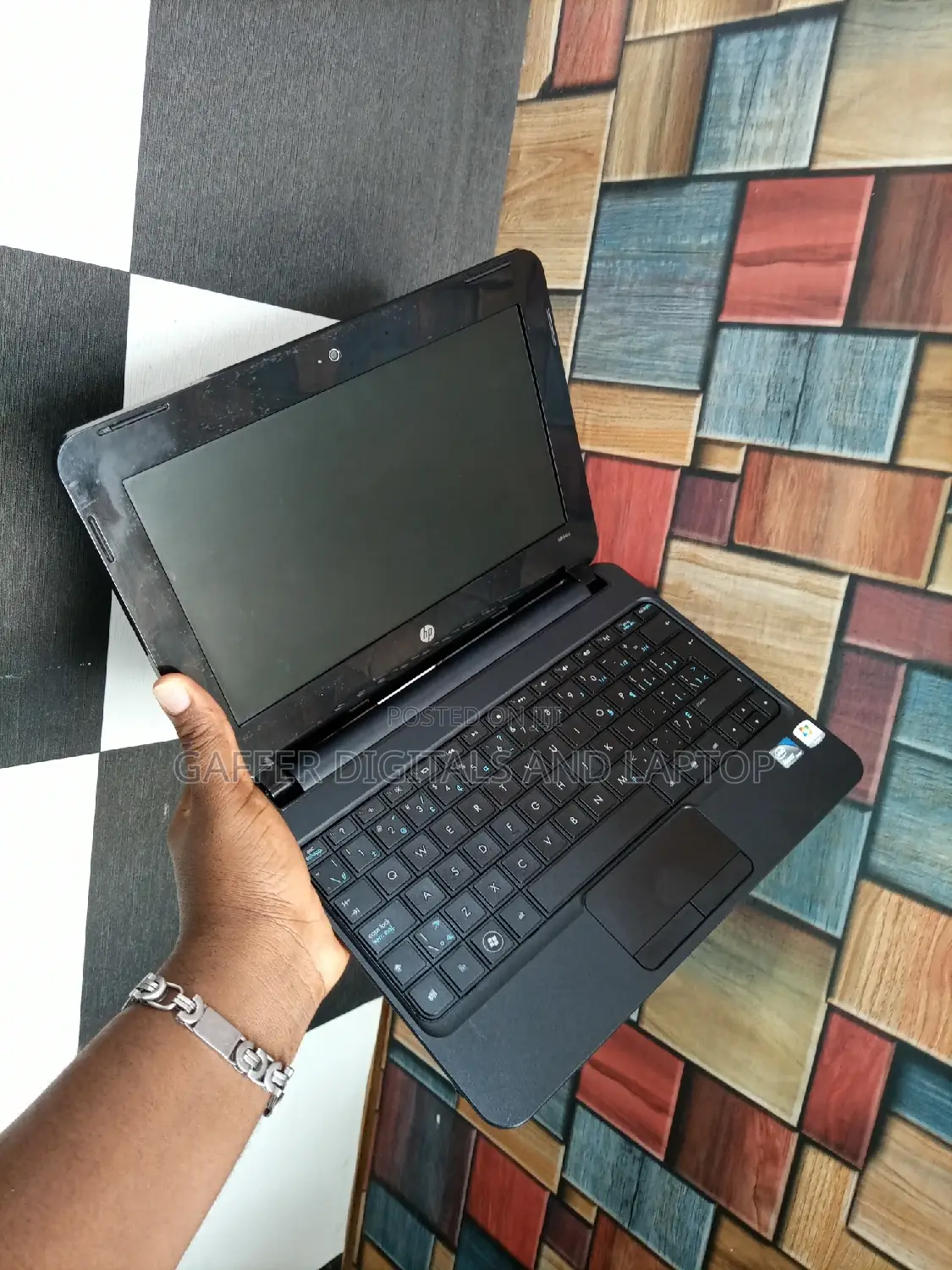 New Laptop HP Mini 1011 2GB Intel Atom HDD 128GB
