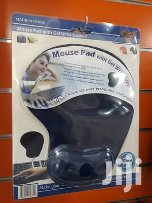 Mouse Pad With Gel Wrist Support