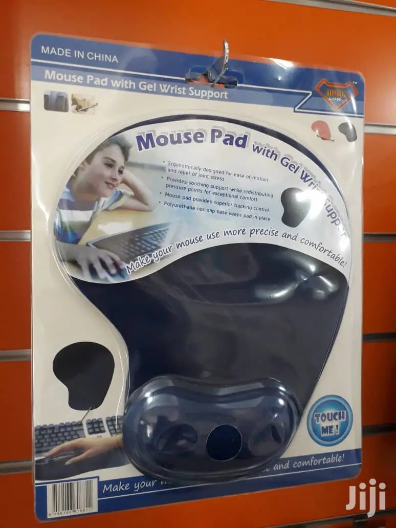 Mouse Pad With Gel Wrist Support