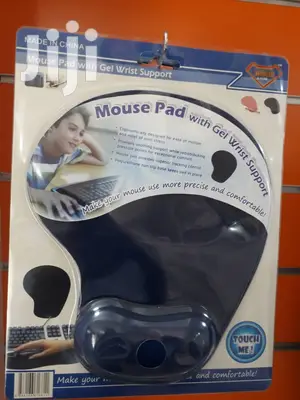 Mouse Pad With Gel Wrist Support