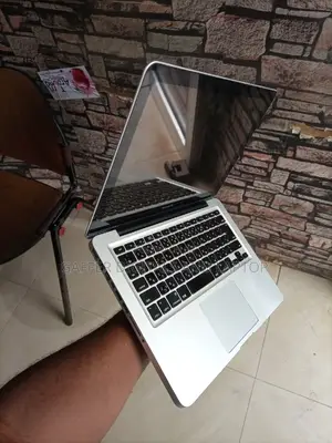 New Laptop Apple MacBook 2012 4GB Intel Core I5 HDD 500GB