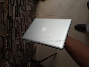 New Laptop Apple MacBook 2012 4GB Intel Core I5 HDD 500GB