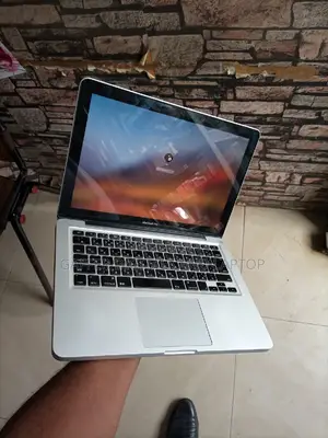 New Laptop Apple MacBook 2012 4GB Intel Core I5 HDD 500GB