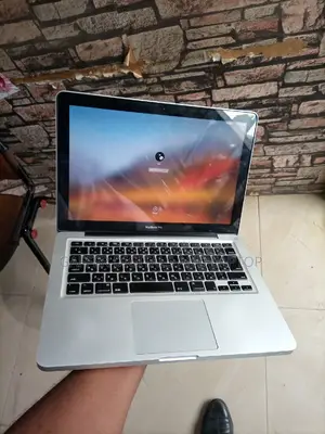 New Laptop Apple MacBook 2012 4GB Intel Core I5 HDD 500GB