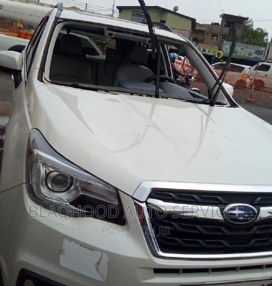 Windscreens Replacements and Instillation Available