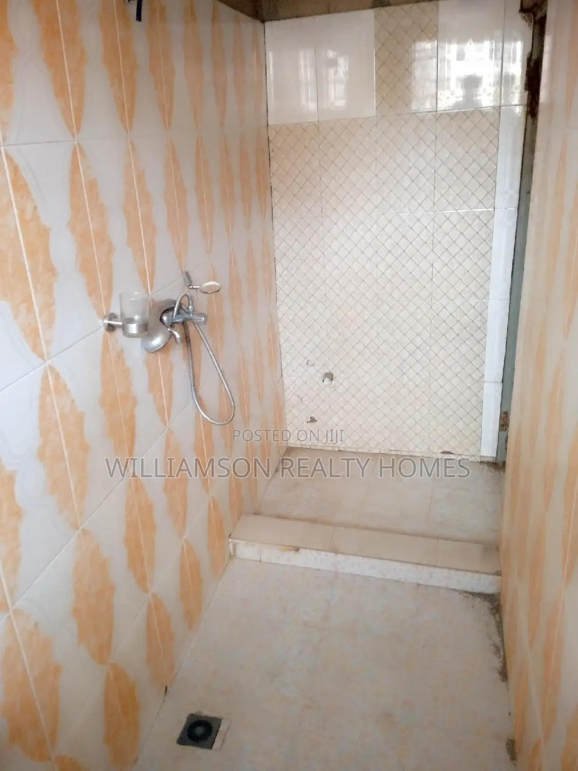 1bdrm Apartment in Community 18 Estate for rent