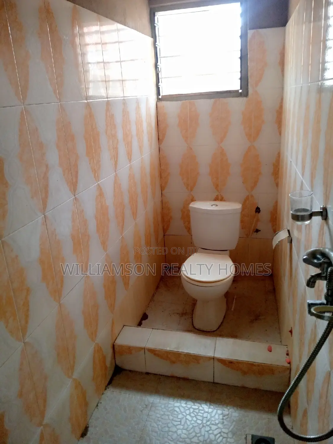 1bdrm Apartment in Community 18 Estate for rent