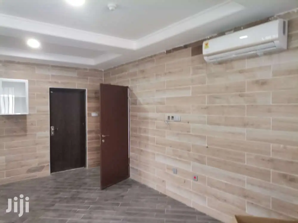6bdrm House in Bronko Housing, Airport Residential Area for rent