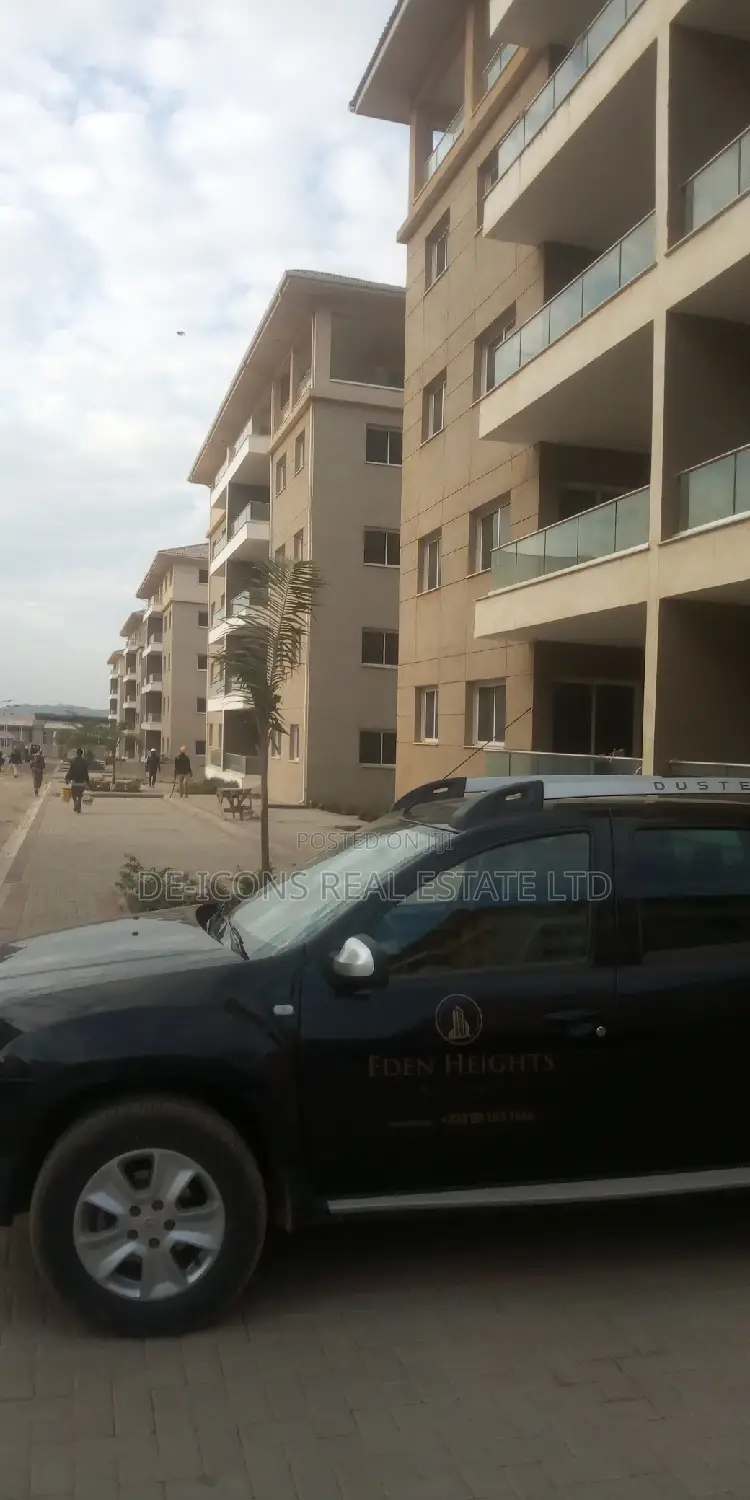 3bdrm Duplex in De-Icons Real Estate, Awutu Senya East Municipal