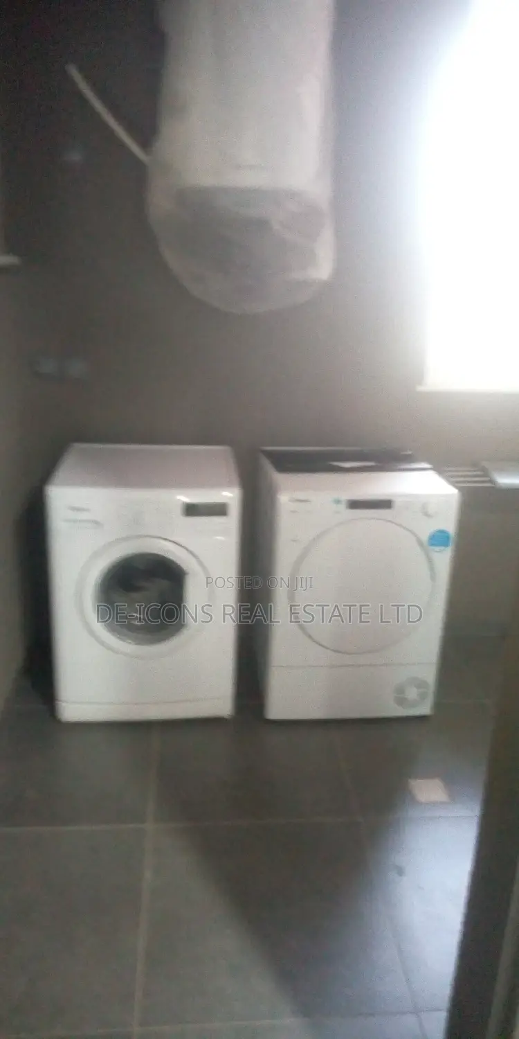 3bdrm Duplex in De-Icons Real Estate, Awutu Senya East Municipal