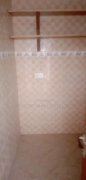 1bdrm Duplex in De-Icons Real Estate, Awutu Senya East Municipal