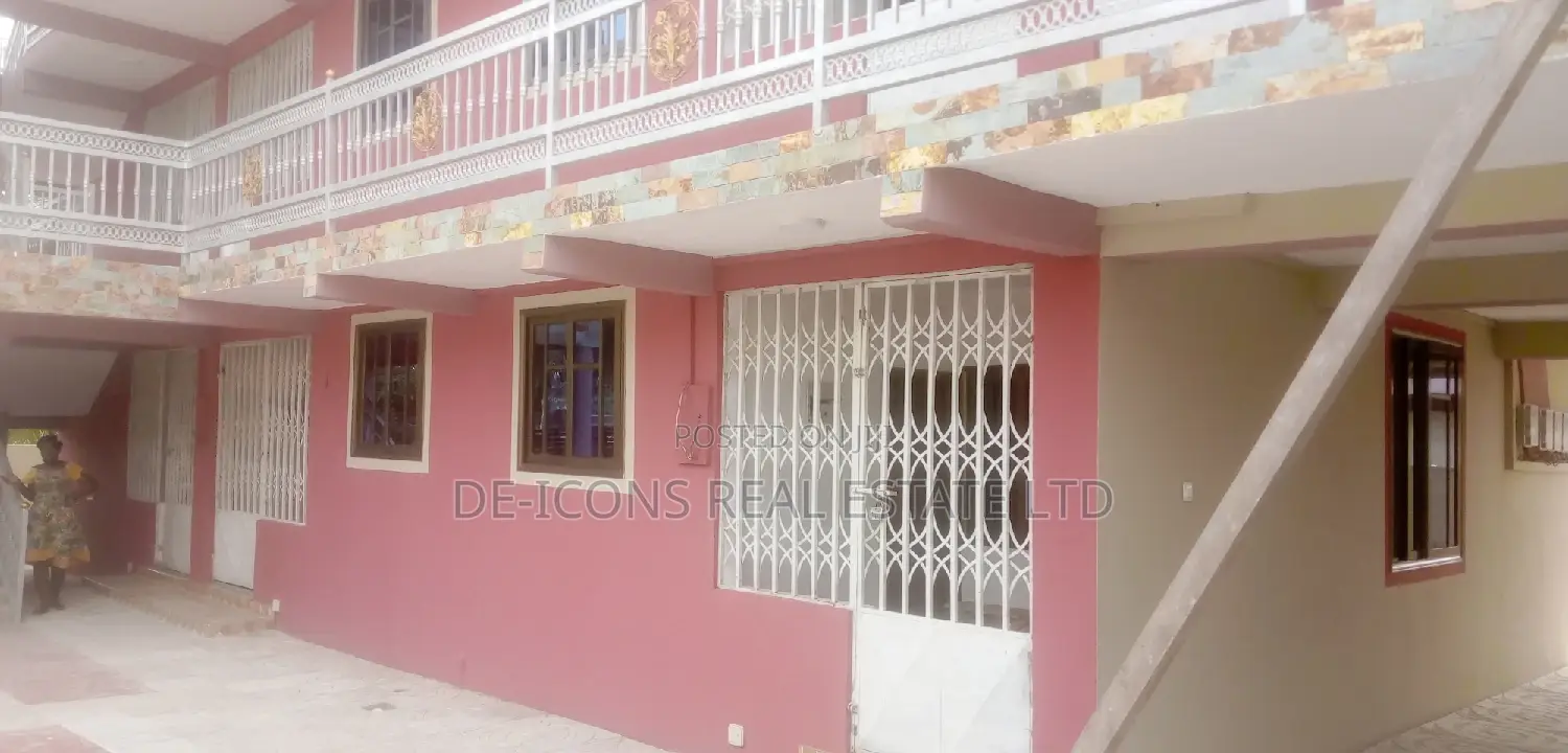 1bdrm Duplex in De-Icons Real Estate, Awutu Senya East Municipal