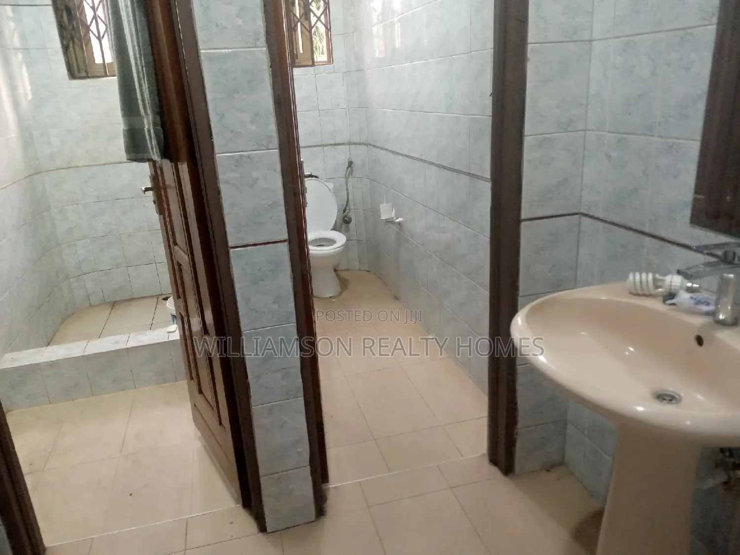 6bdrm House in Hfc Estate, Spintex for rent