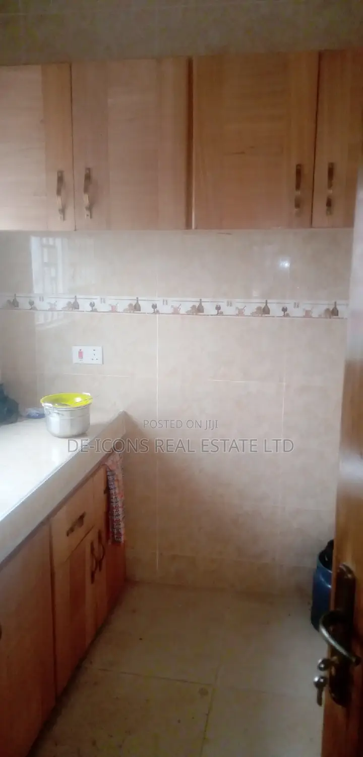 2bdrm Duplex in De-Icons Real Estate, Awutu Senya East Municipal