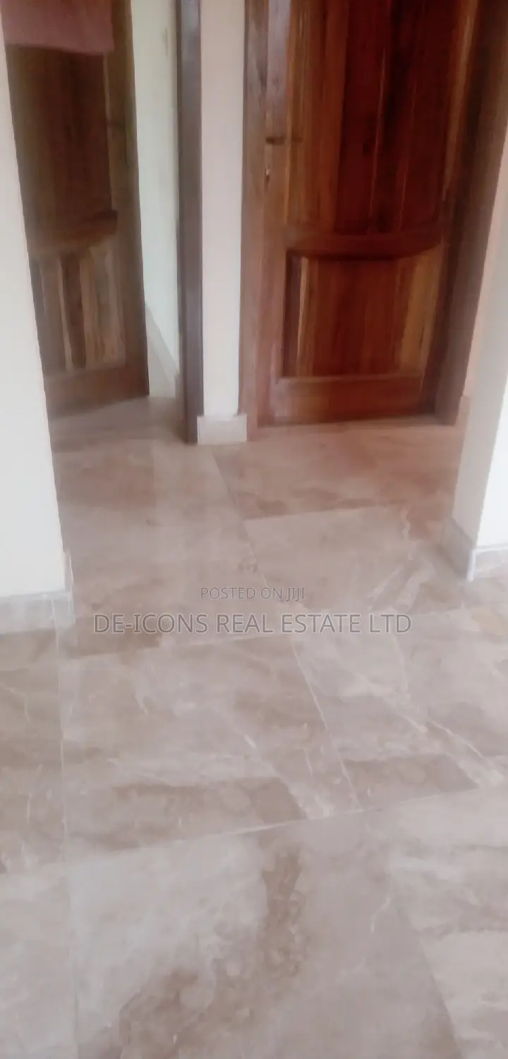 2bdrm Duplex in De-Icons Real Estate, Awutu Senya East Municipal