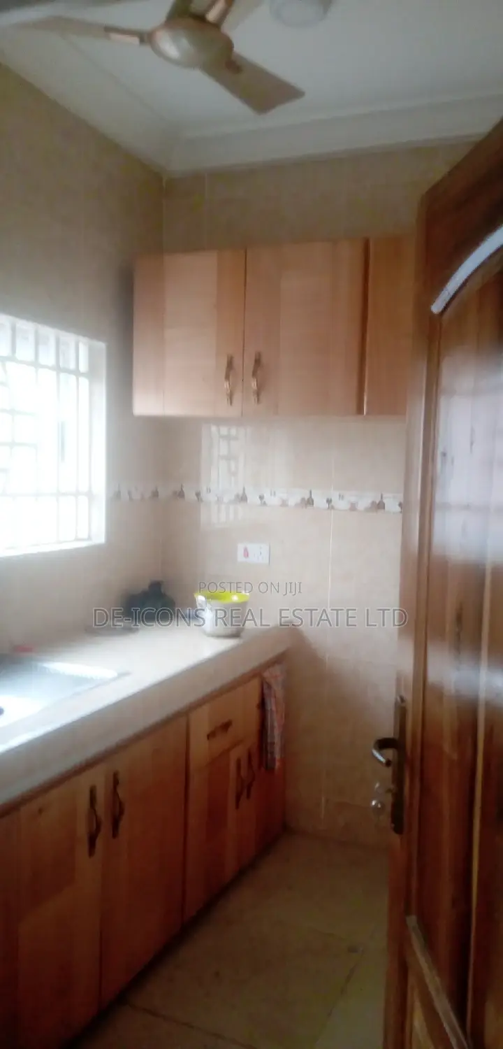 2bdrm Duplex in De-Icons Real Estate, Awutu Senya East Municipal