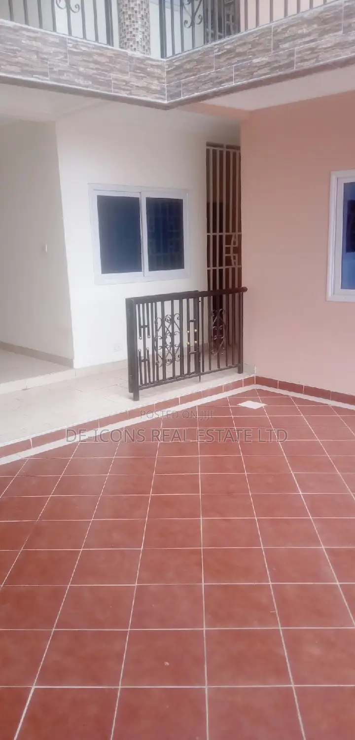 2bdrm Duplex in De-Icons Real Estate, Awutu Senya East Municipal