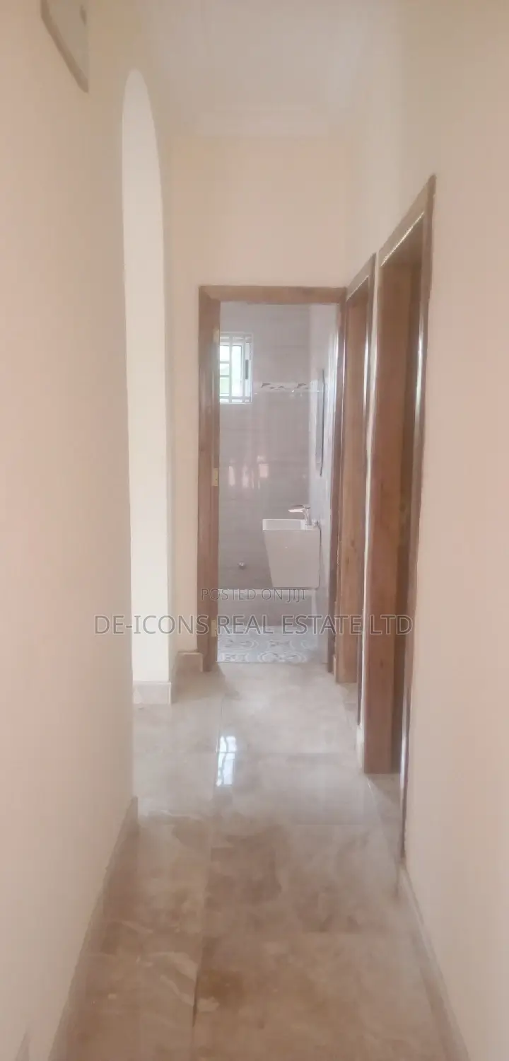 2bdrm Duplex in De-Icons Real Estate, Awutu Senya East Municipal