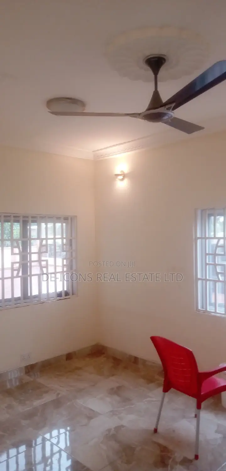 2bdrm Duplex in De-Icons Real Estate, Awutu Senya East Municipal
