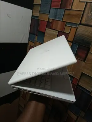 New Laptop Apple MacBook 2009 4GB Intel Core 2 Duo HDD 128GB
