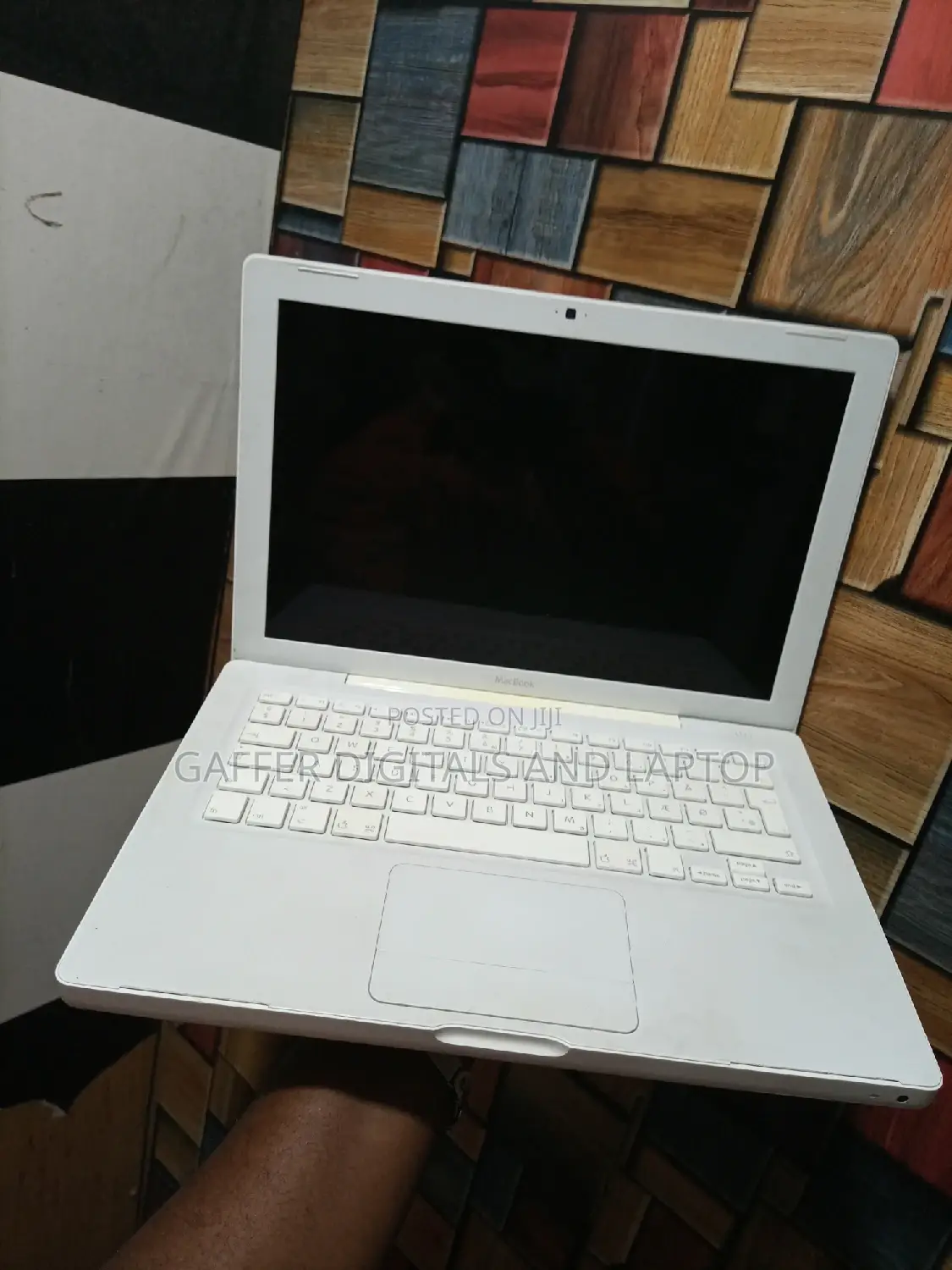 New Laptop Apple MacBook 2009 4GB Intel Core 2 Duo HDD 128GB