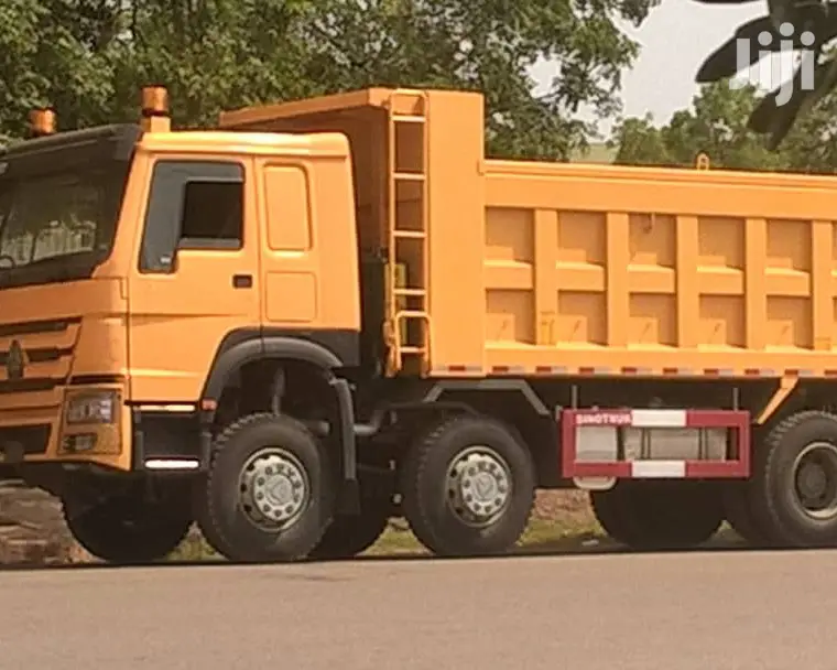 New 12 Wheeler Howo Sinotruks for Sale