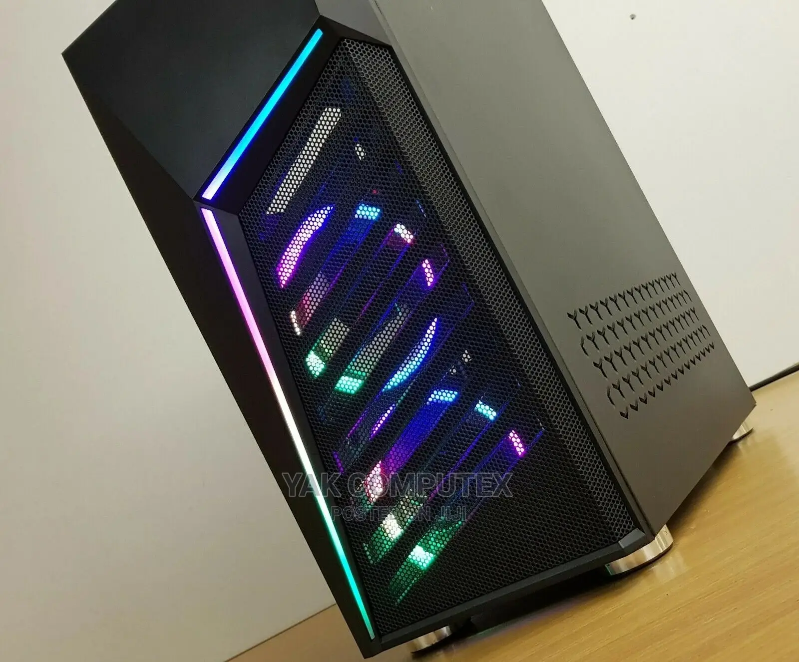 New Desktop Computer MSI Aegis 3 8GB Intel Core i7 SSD 250GB
