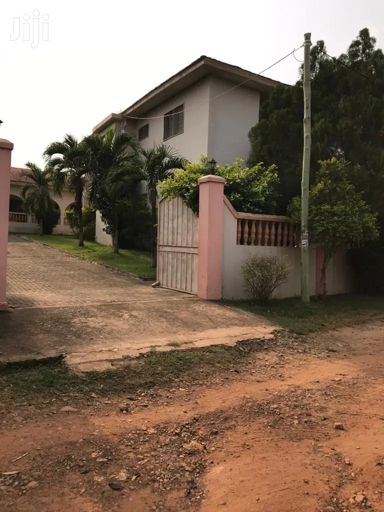 4bdrm House in Bronko Housing, Ekumfi for rent
