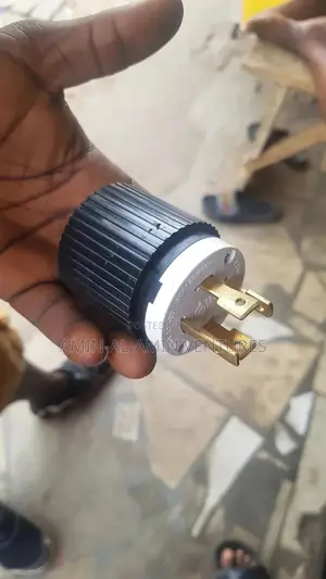 USA Plug L14