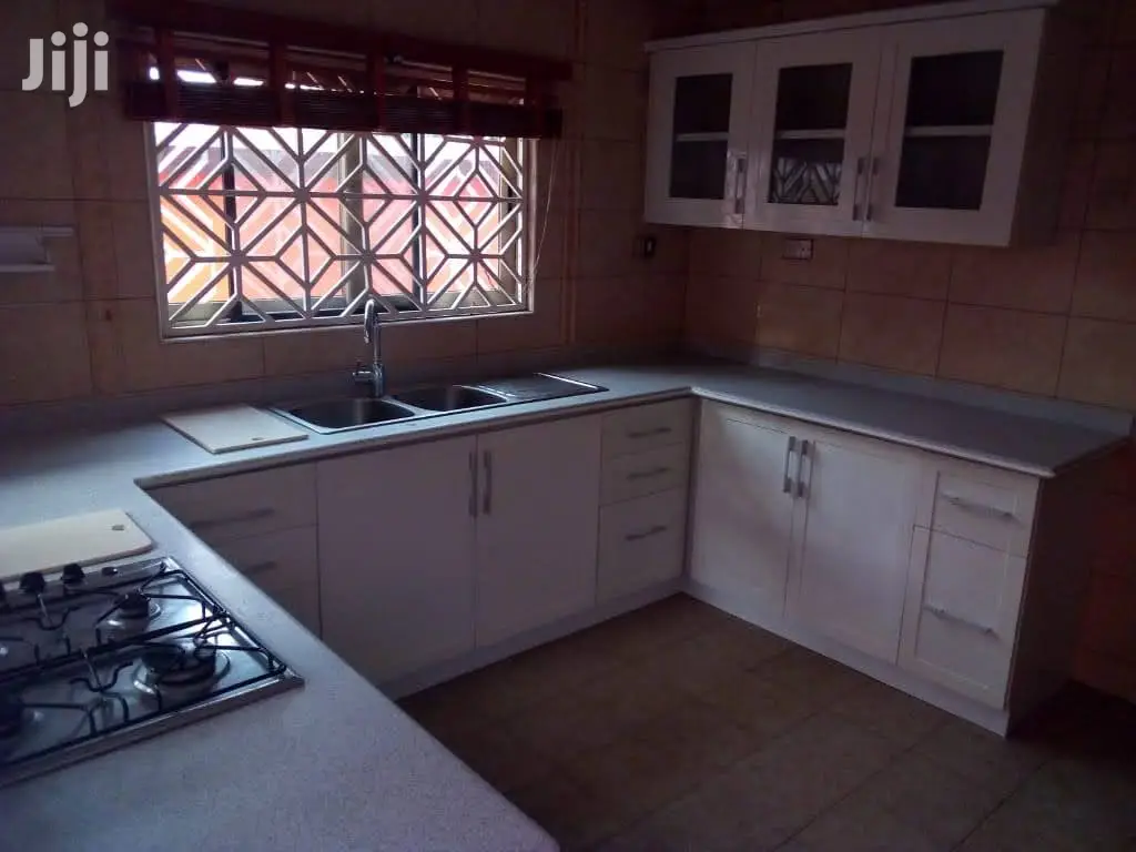 Kitchen Cabinets Installation
