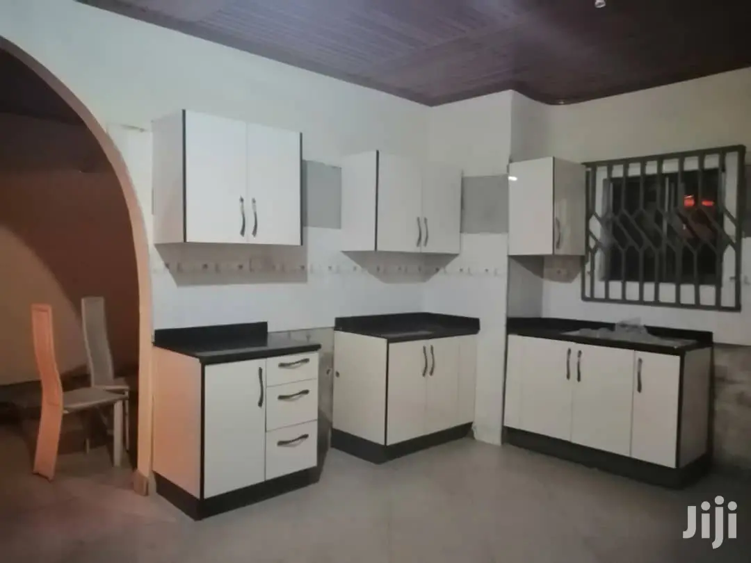 Kitchen Cabinets Installation